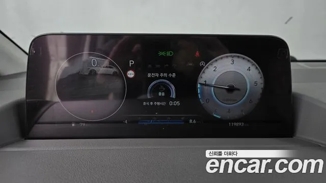 Hyundai Staria Staria 4WD Lounge 9 мест — Фото автомобиля 8