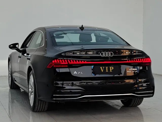 Audi A7L — Фото автомобиля 9