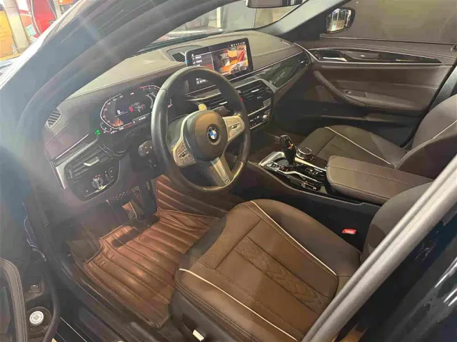 BMW 5 Series — Фото автомобиля 4