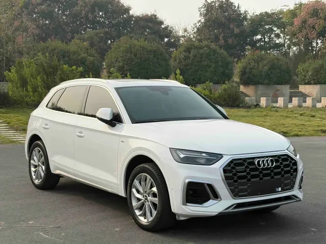 Audi Q5L — Фото автомобиля 3