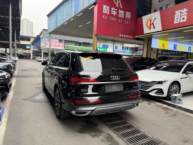 Audi Q7 — Фото автомобиля 8