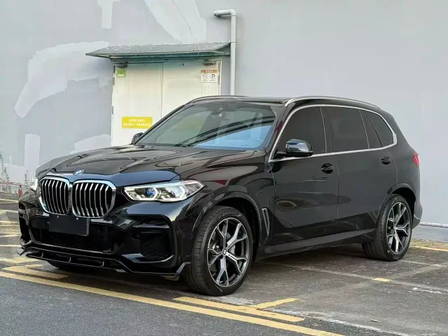 Фотография автомобиля — BMW X5