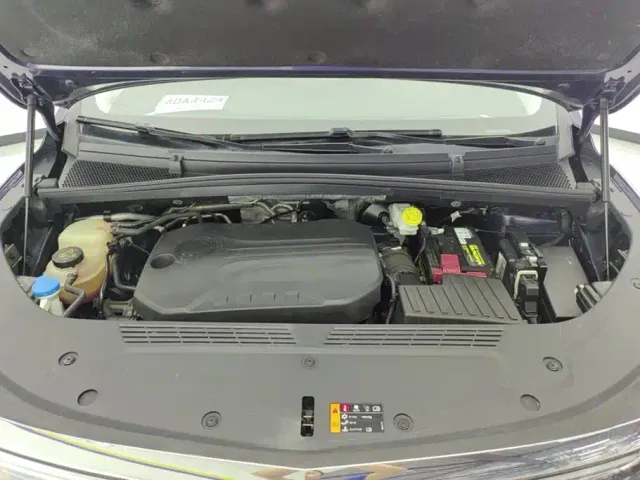 Roewe iMAX8 — Фото автомобиля 10