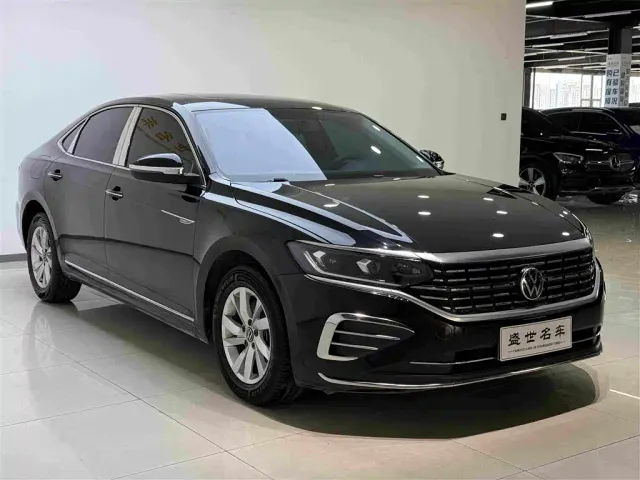 Volkswagen Passat — Фото автомобиля 3