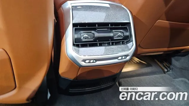 BMW i7 G70 — Фото автомобиля 25