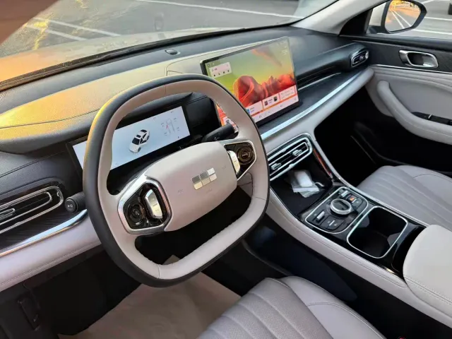 Geely Galaxy Stellar 6 — Фото автомобиля 16