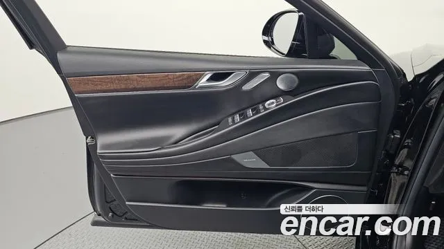 Genesis G80 Electrified G80 (RG3) — Фото автомобиля 23