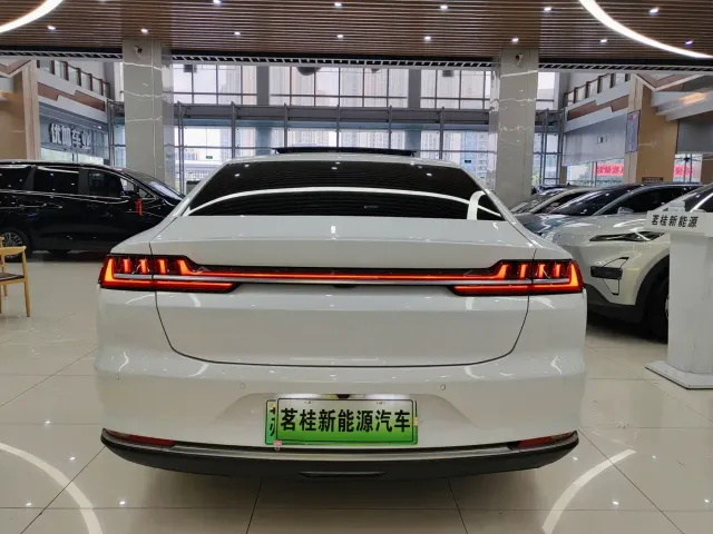 BYD Han — Фото автомобиля 14