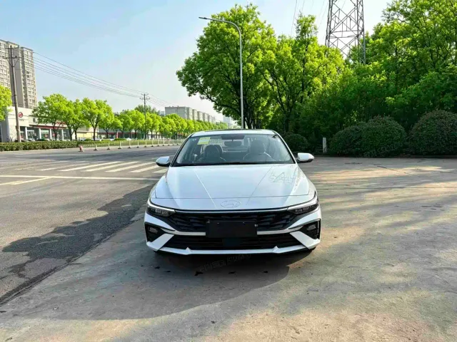 Hyundai Elantra — Фото автомобиля 2