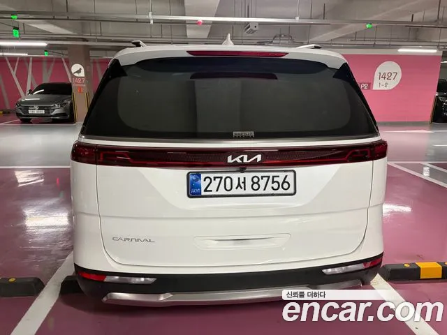 Kia Carnival Generation 4 — Фото автомобиля 4