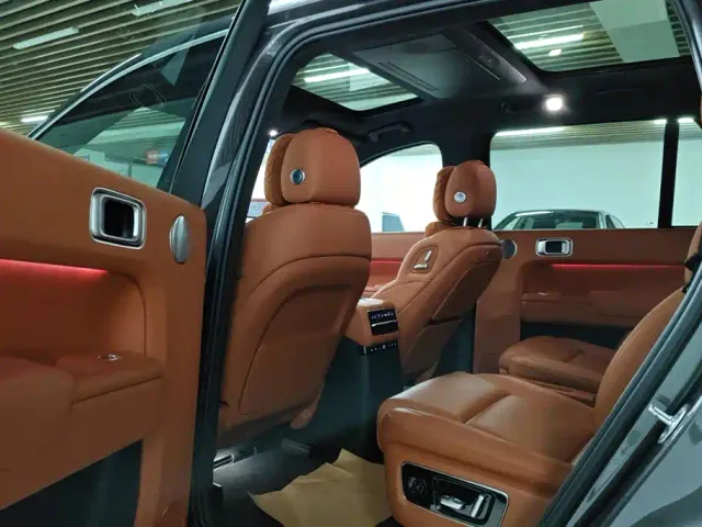 Li Auto L9 — Фото автомобиля 11