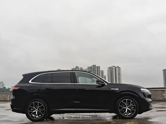Aito M6 — Фото автомобиля 5