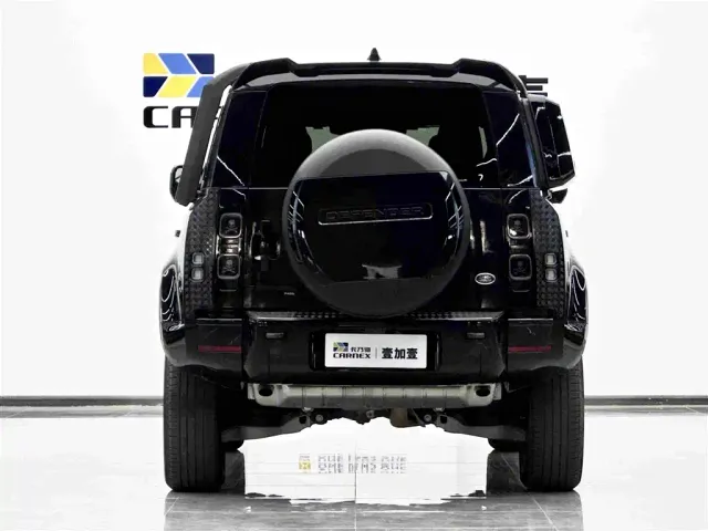 Land Rover Defender — Фото автомобиля 5