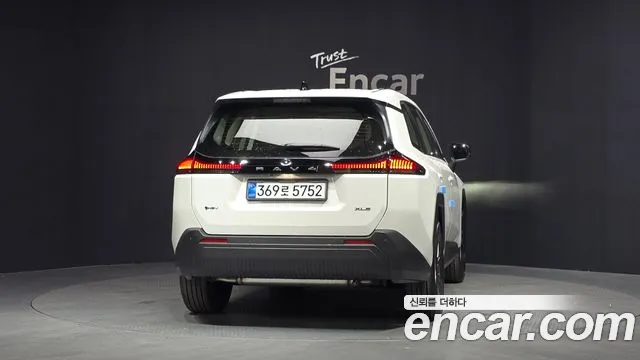 Toyota RAV4 — Фото автомобиля 3
