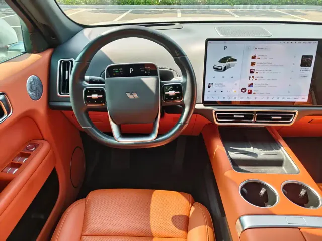 Li Auto L7 — Фото автомобиля 12