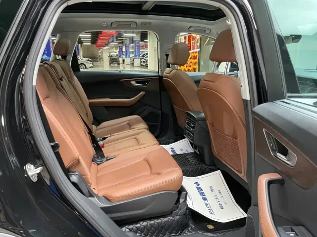 Audi Q7 — Фото автомобиля 21