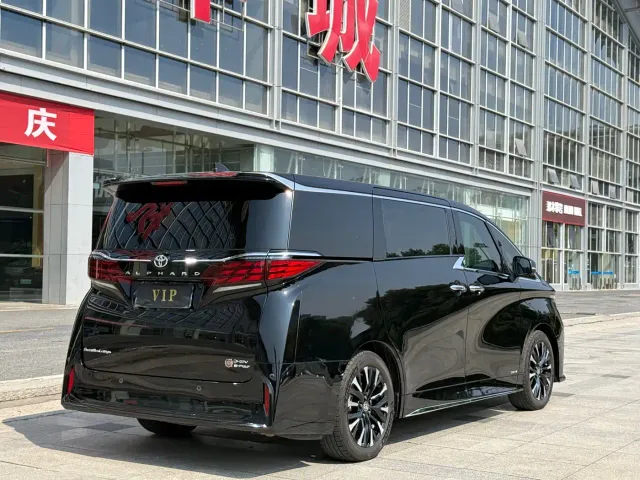 Toyota Alphard — Фото автомобиля 7