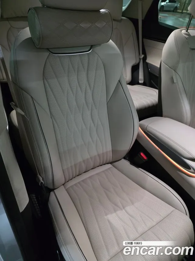 Genesis GV70 — Фото автомобиля 10