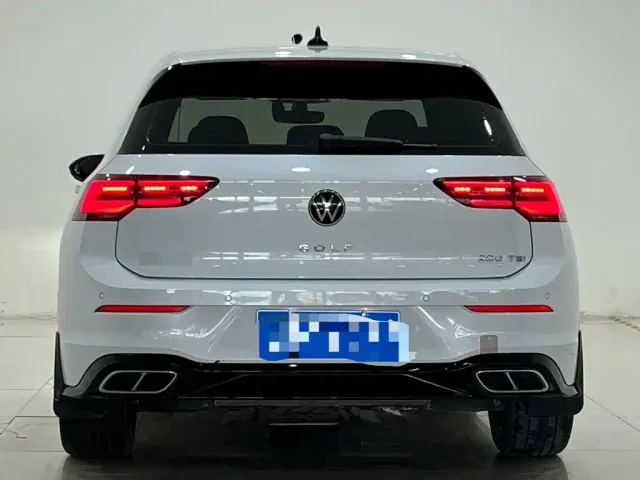 Volkswagen Golf — Фото автомобиля 9