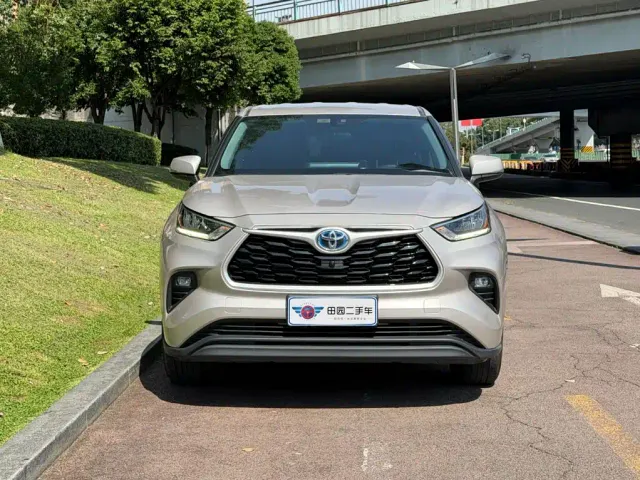 Toyota Highlander — Фото автомобиля 2