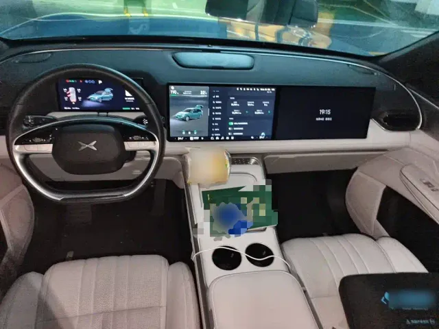 Xpeng G9 — Фото автомобиля 10
