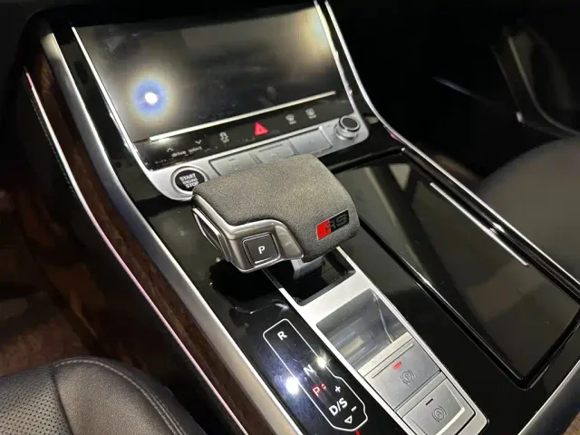 Audi Q7 — Фото автомобиля 11