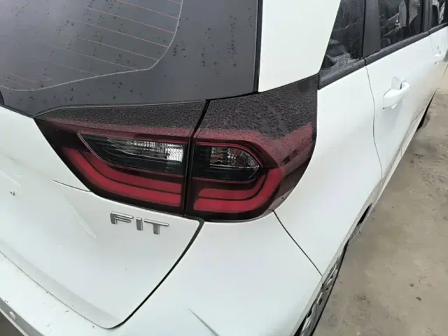 Honda Fit — Фото автомобиля 7