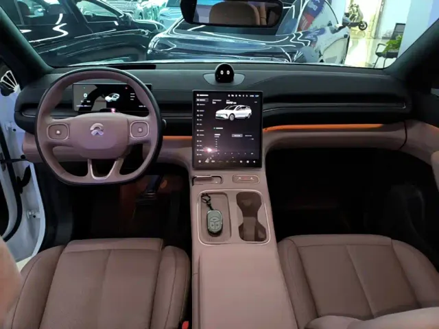 Nio EC6 — Фото автомобиля 9