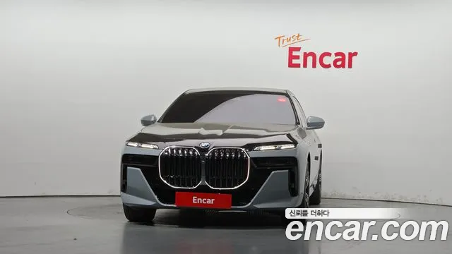 BMW 7 Series — Фото автомобиля 3
