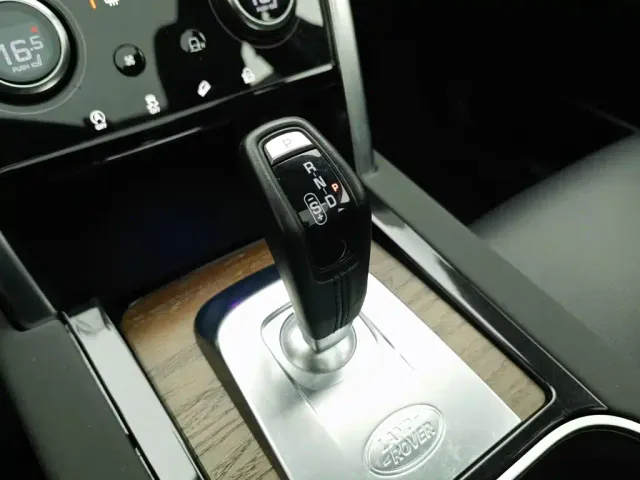 Land Rover Discovery Sport — Фото автомобиля 13