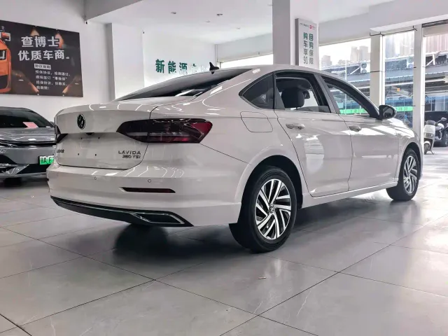 Volkswagen Lavida — Фото автомобиля 7