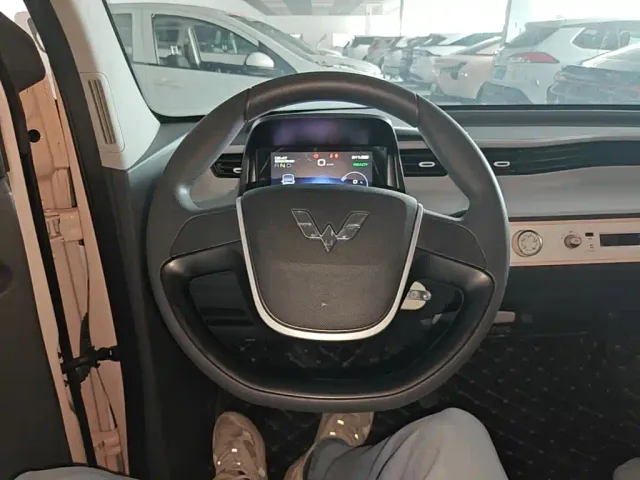 Wuling Hongguang Mini EV — Фото автомобиля 10