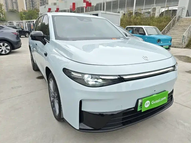 Leapmotor C10 — Фото автомобиля 3