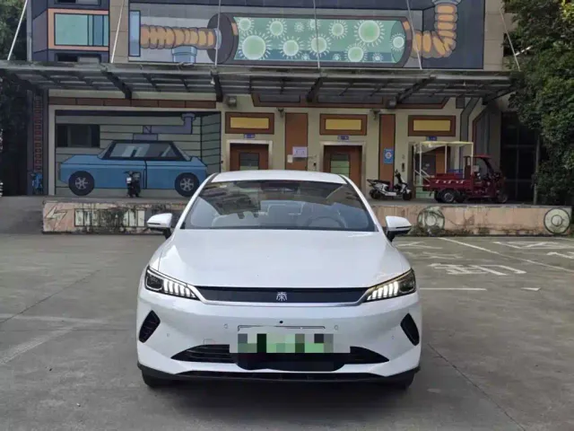 BYD Qin PLUS — Фото автомобиля 2