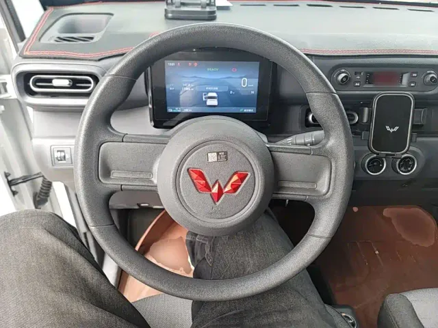Wuling Zhiguang NEV — Фото автомобиля 10