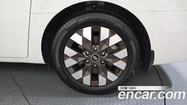 Hyundai Staria Staria 2WD автодом — Фото автомобиля 17