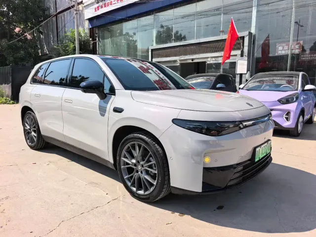 Leapmotor C10 — Фото автомобиля 2