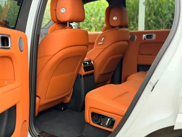 Li Auto L7 — Фото автомобиля 8