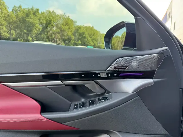 BMW 5 Series — Фото автомобиля 4