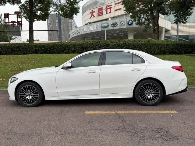 Mercedes-Benz C-Class — Фото автомобиля 3