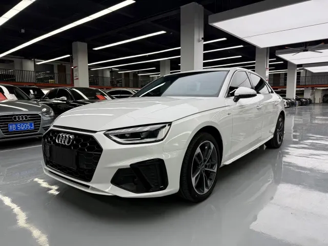 Фотография автомобиля — Audi A4L