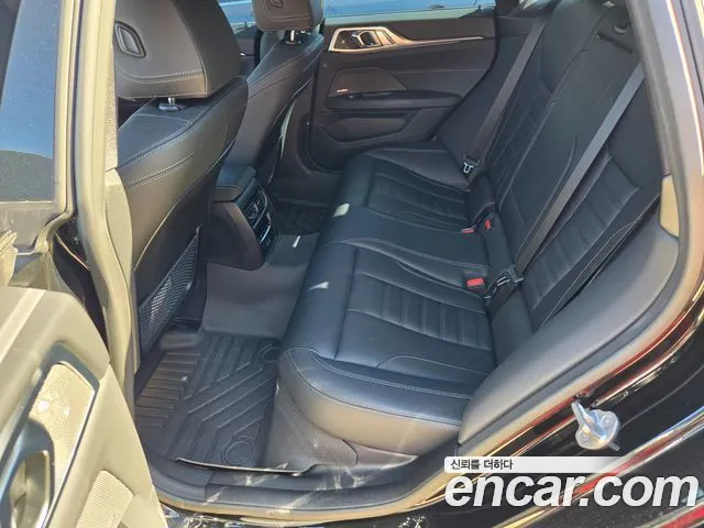 BMW i4 — Фото автомобиля 13