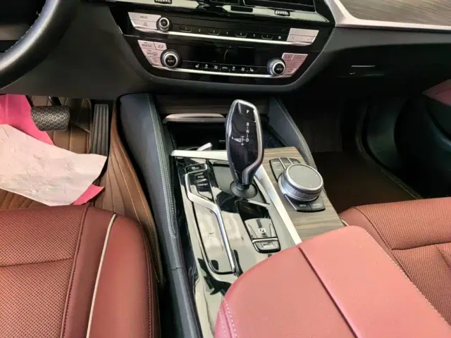 BMW 5 Series — Фото автомобиля 13