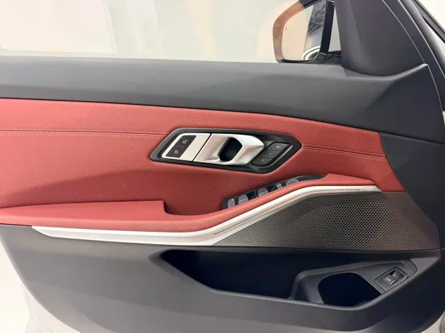 BMW 3 Series — Фото автомобиля 5