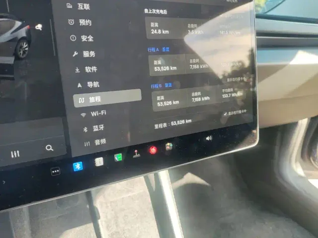 Tesla Model 3 — Фото автомобиля 11