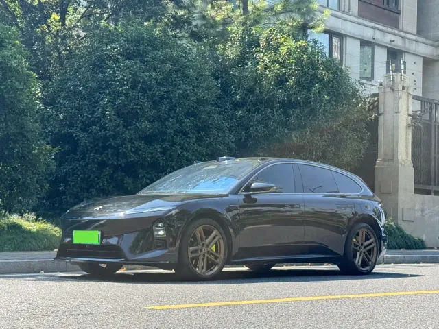 Nio ET5 Touring — Фото автомобиля 2
