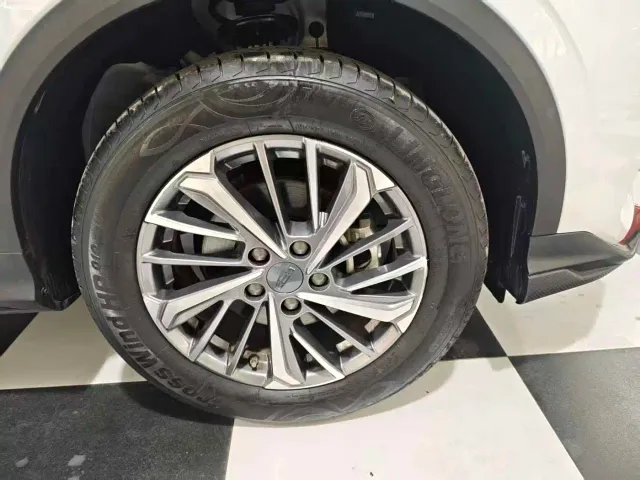 Geely Binyue — Фото автомобиля 8