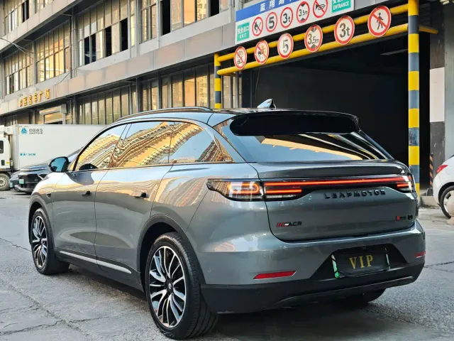 Leapmotor C11 — Фото автомобиля 10