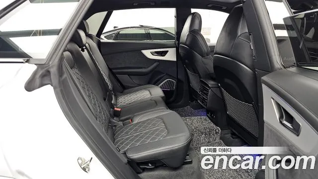 Audi Q8 55 TFSI quattro Premium — Фото автомобиля 11