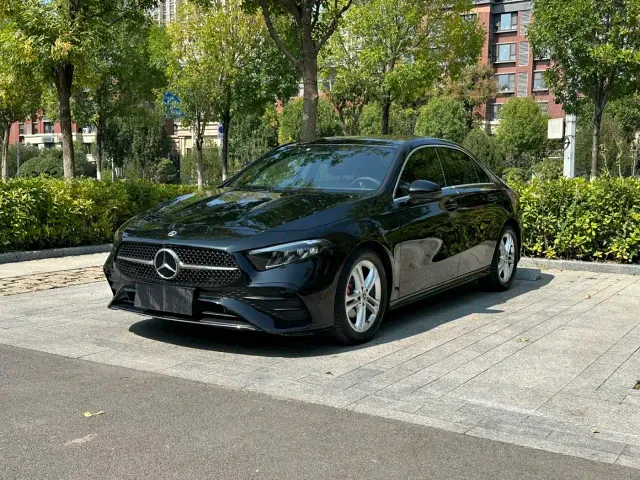 Фотография автомобиля — Mercedes-Benz A-Class